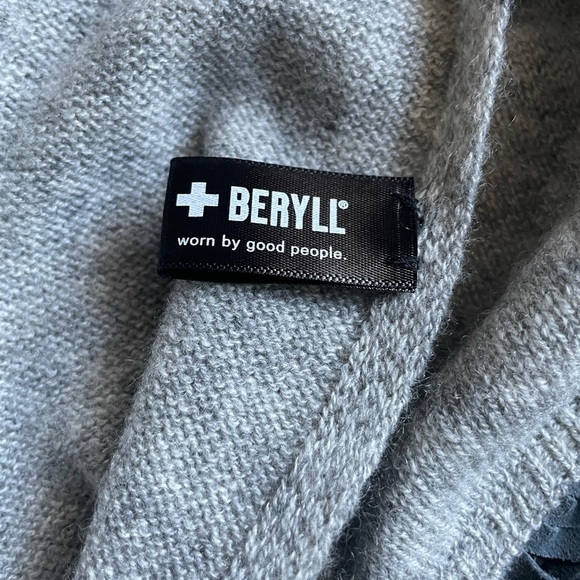 Beryll Gray Cashmere Soft Scarf with Leather Fringe Unisex - Picture 2 of 6